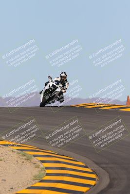 media/Oct-09-2022-SoCal Trackdays (Sun) [[95640aeeb6]]/Turns 9 and 10 (1050am)/